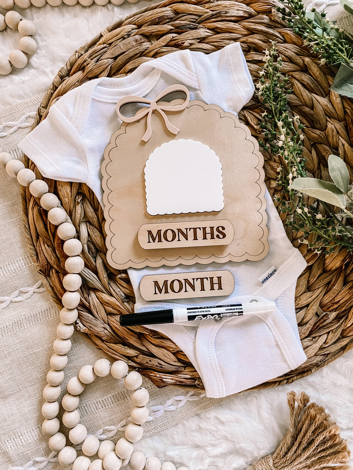 Dainty Bow Monthly Dry Erase Milestone Sign